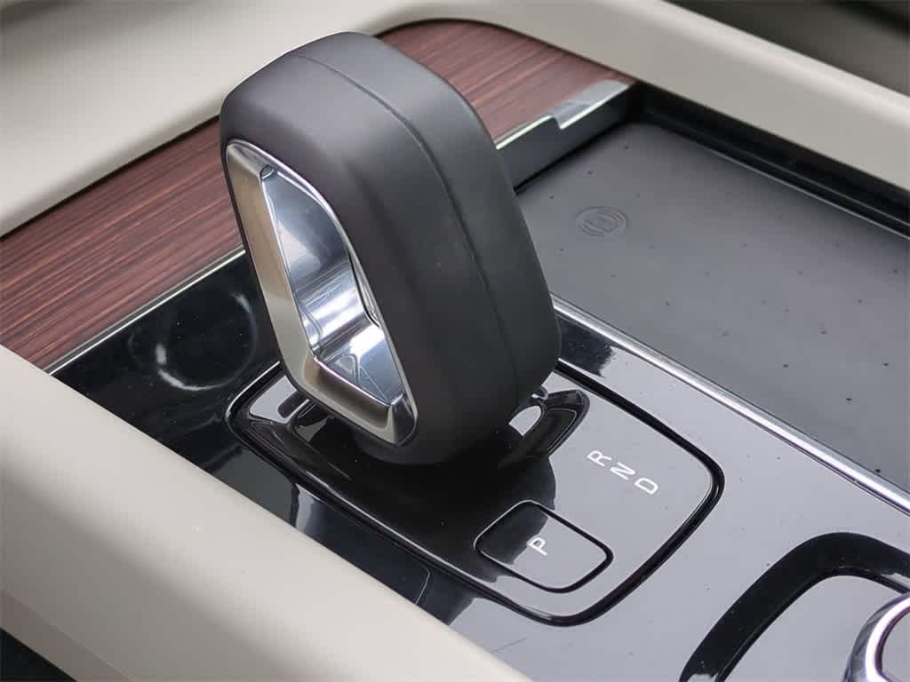Thumbnail: 2022 Volvo XC60 - 32