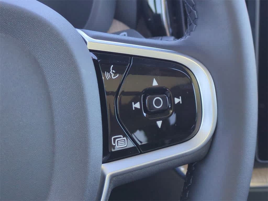 Thumbnail: 2026 Volvo XC60 - 25