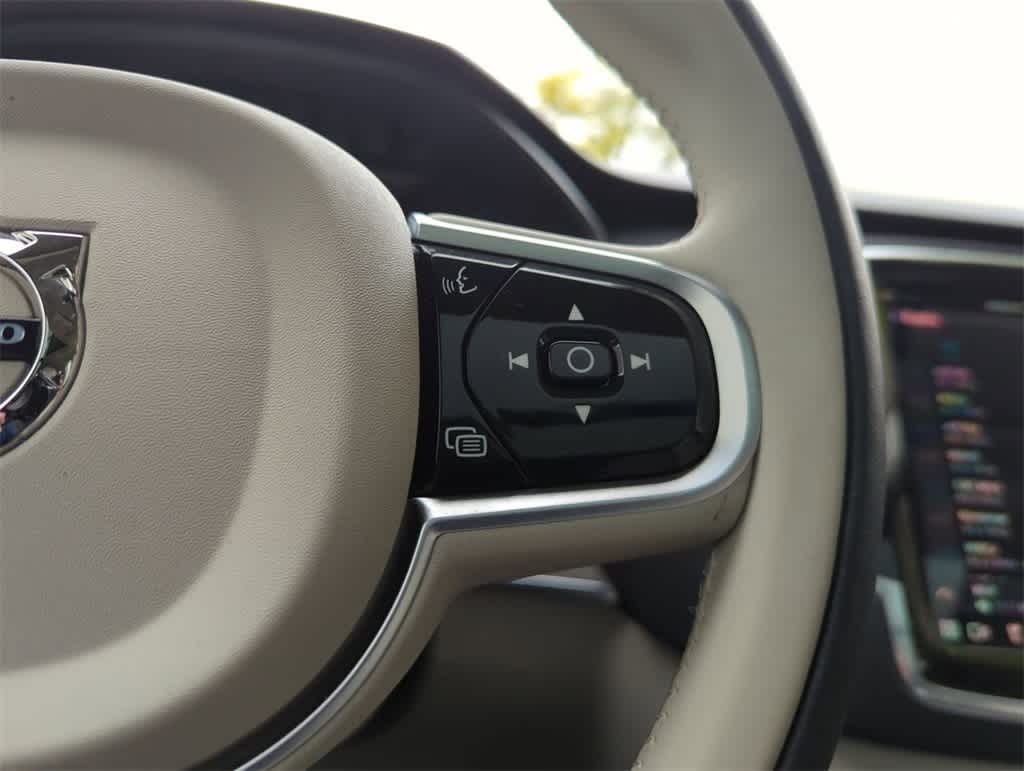 Thumbnail: 2025 Volvo XC90 - 23