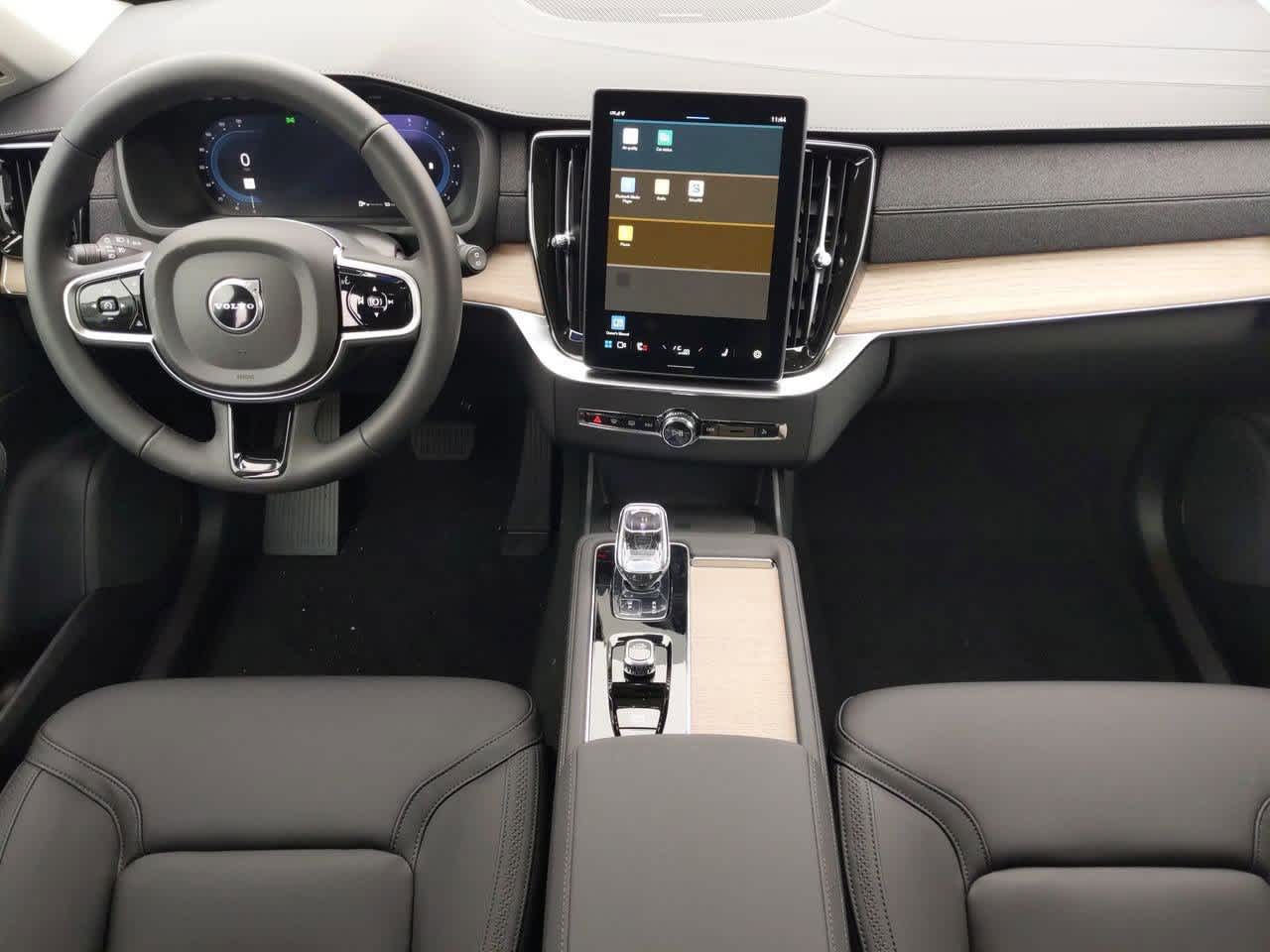 Thumbnail: 2025 Volvo XC90 - 14