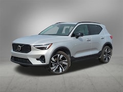 2025 Volvo XC40 B5 Ultra Dark Theme SUV
