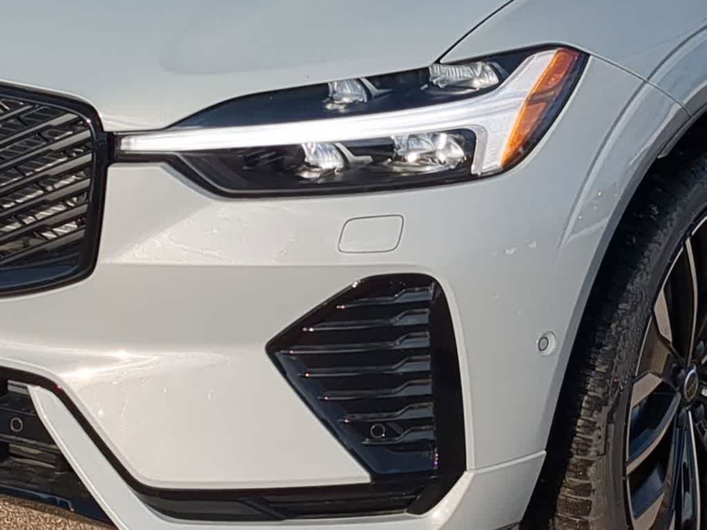 Thumbnail: 2026 Volvo XC60 - 10