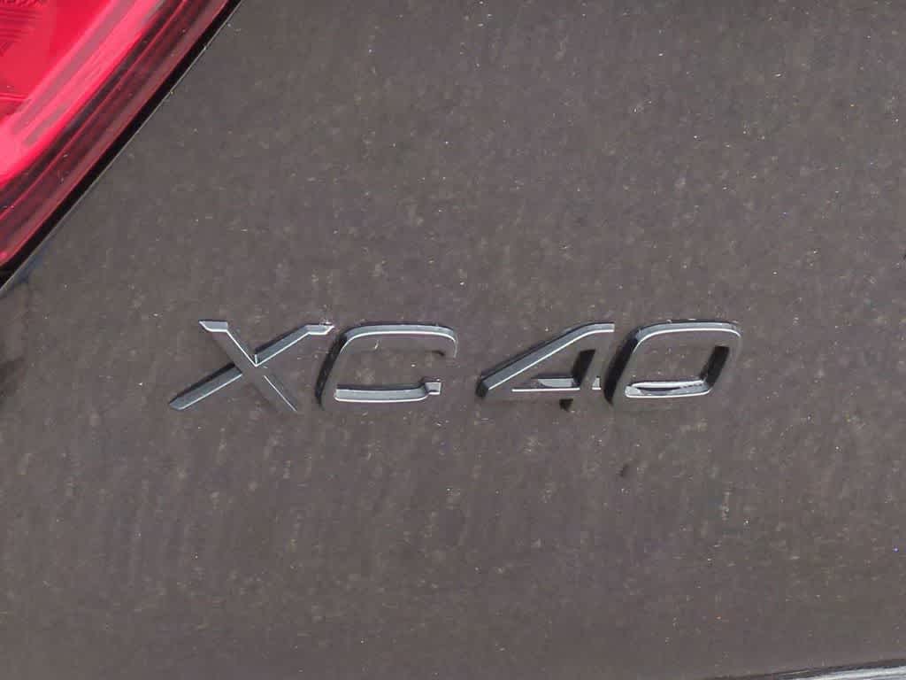 Thumbnail: 2026 Volvo XC40 - 12
