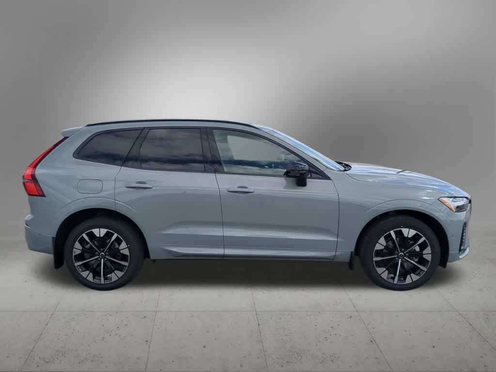 Thumbnail: 2026 Volvo XC60 - 7