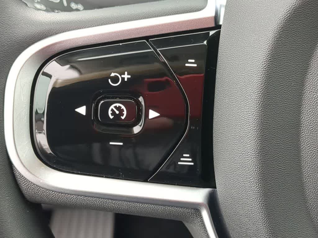 Thumbnail: 2025 Volvo XC90 - 24