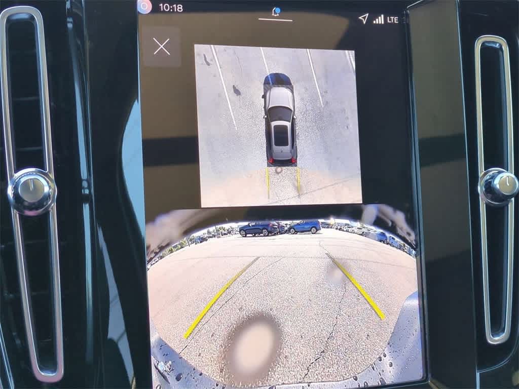 Thumbnail: 2026 Volvo XC40 - 30