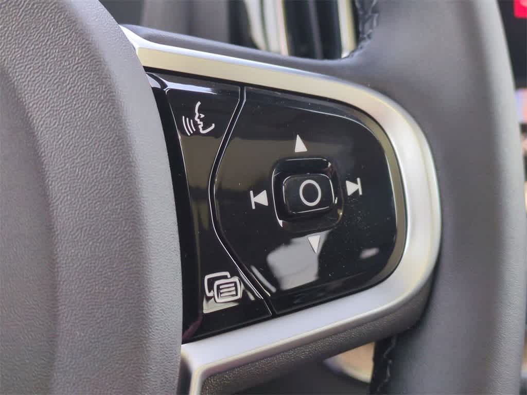 Thumbnail: 2026 Volvo XC60 - 25