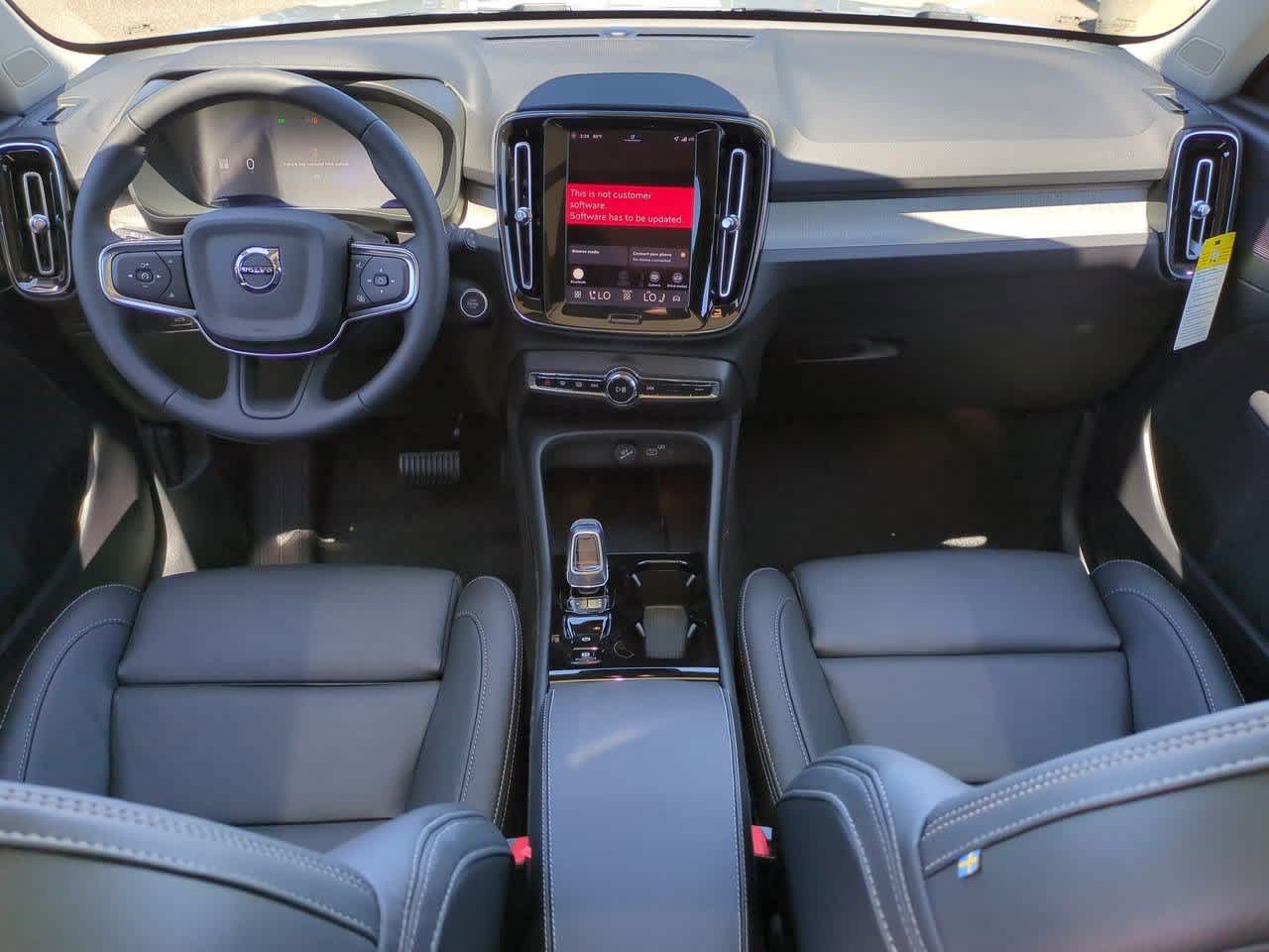 Thumbnail: 2026 Volvo XC40 - 14