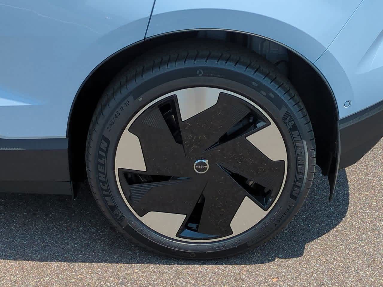 Thumbnail: 2025 Volvo EX30 - 13
