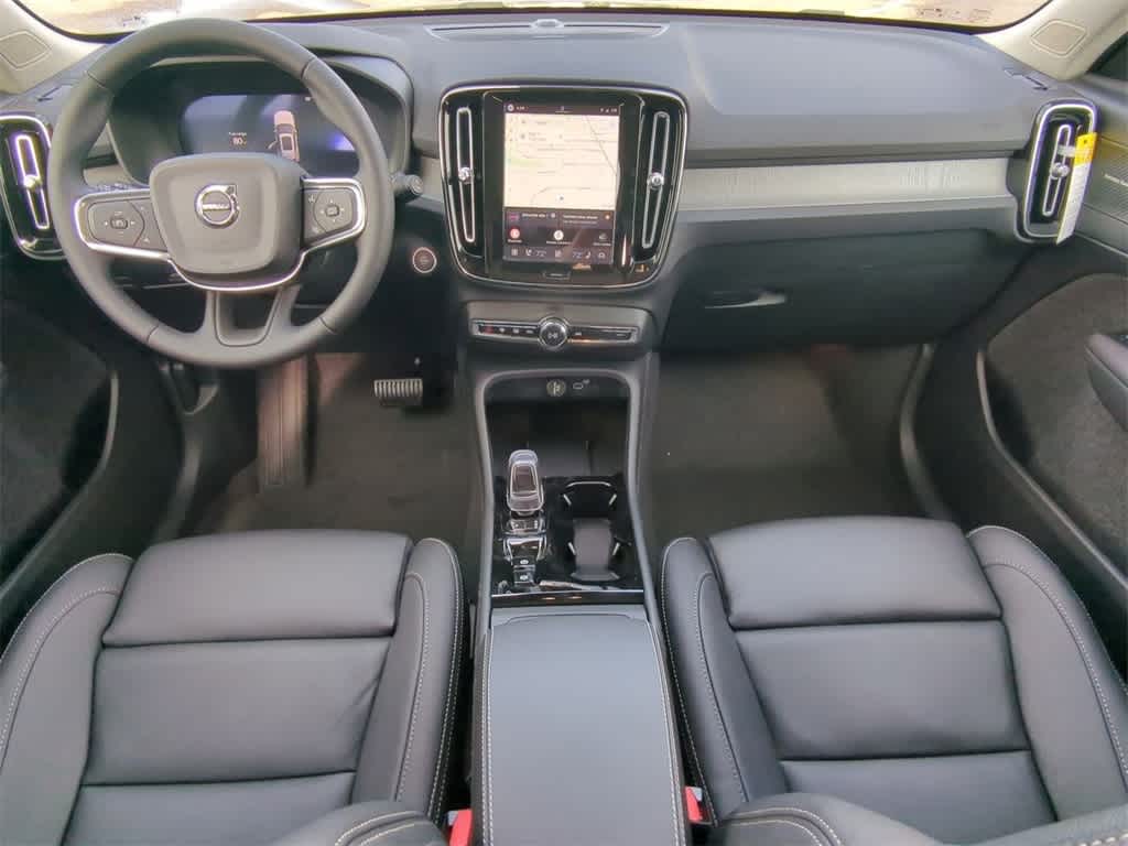 Thumbnail: 2026 Volvo XC40 - 14