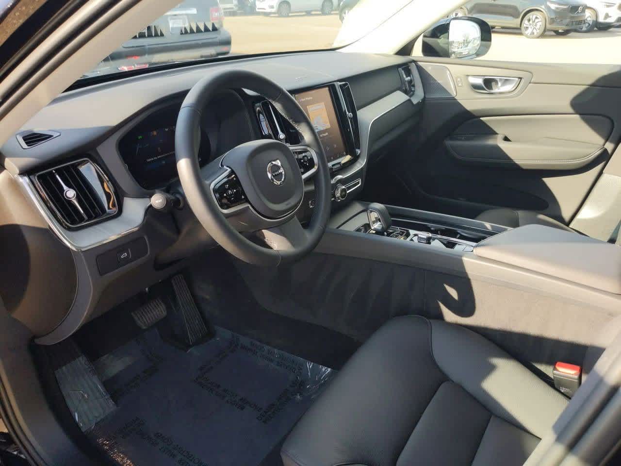 Thumbnail: 2025 Volvo XC60 - 2