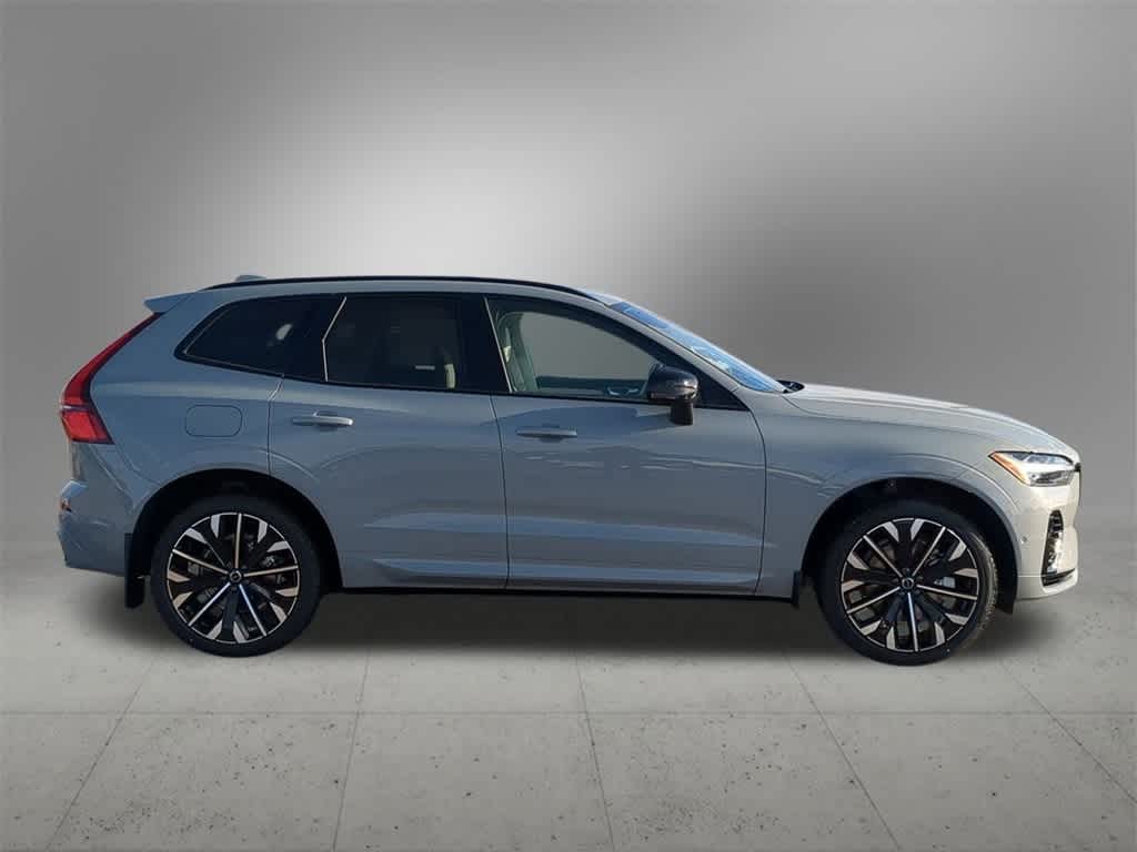 Thumbnail: 2026 Volvo XC60 - 7