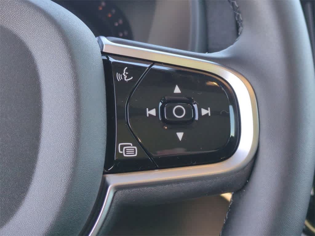 Thumbnail: 2026 Volvo XC90 - 17