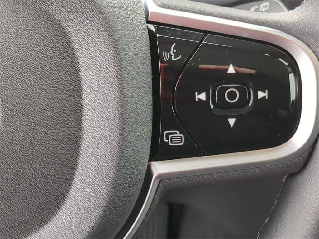 Thumbnail: 2025 Volvo XC90 - 25