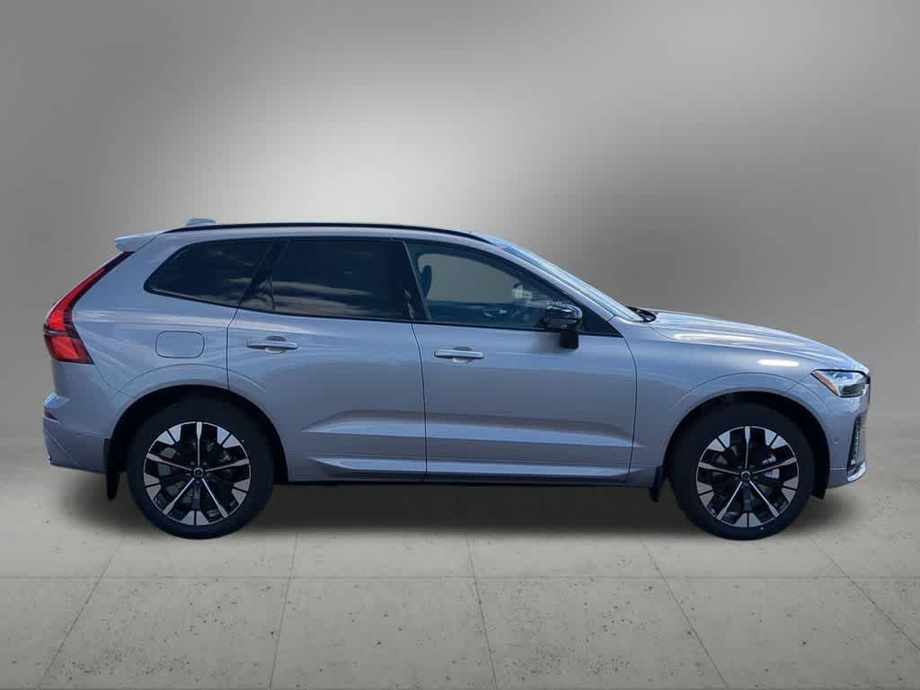 Thumbnail: 2026 Volvo XC60 - 7