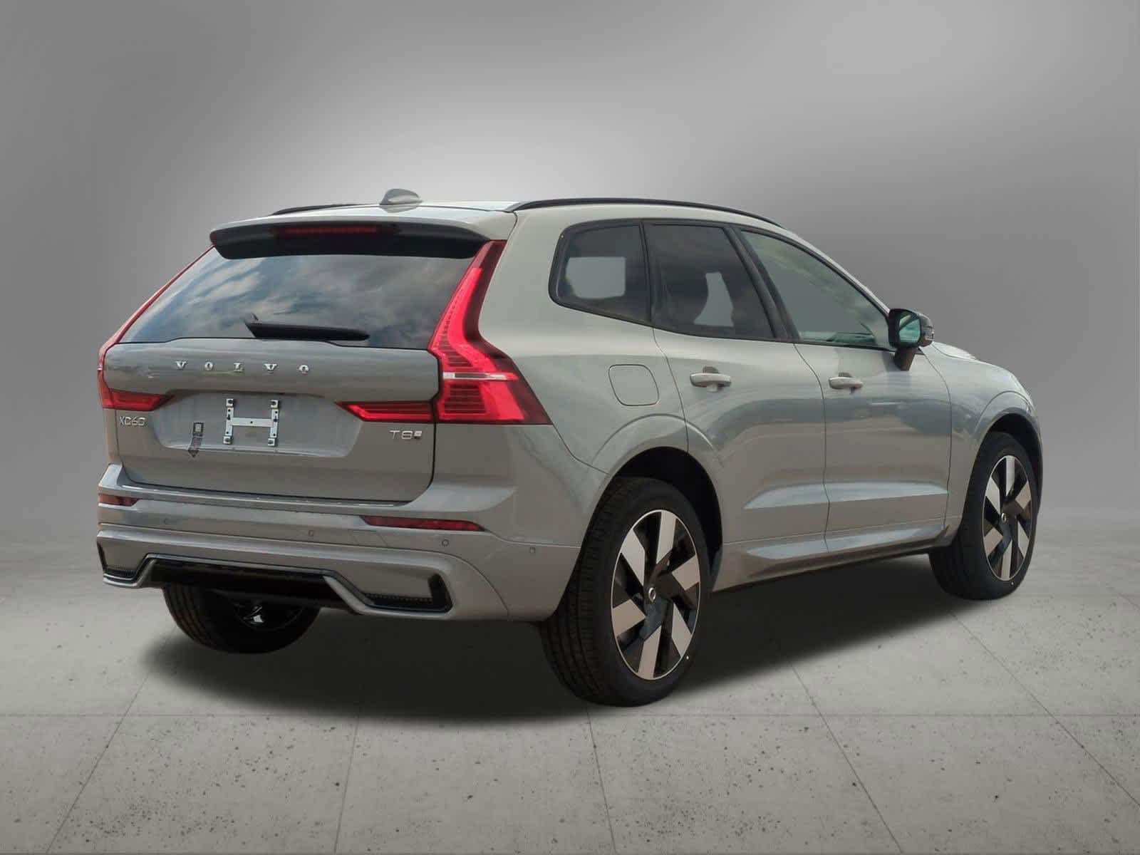 Thumbnail: 2025 Volvo XC60 - 6