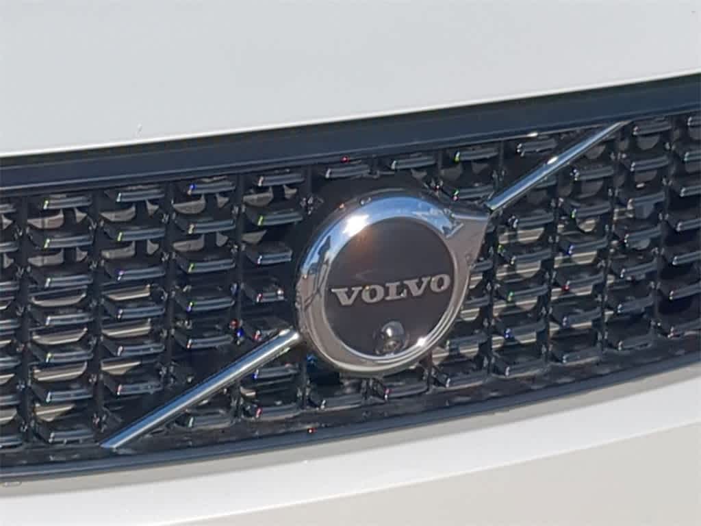 Thumbnail: 2026 Volvo XC40 - 11