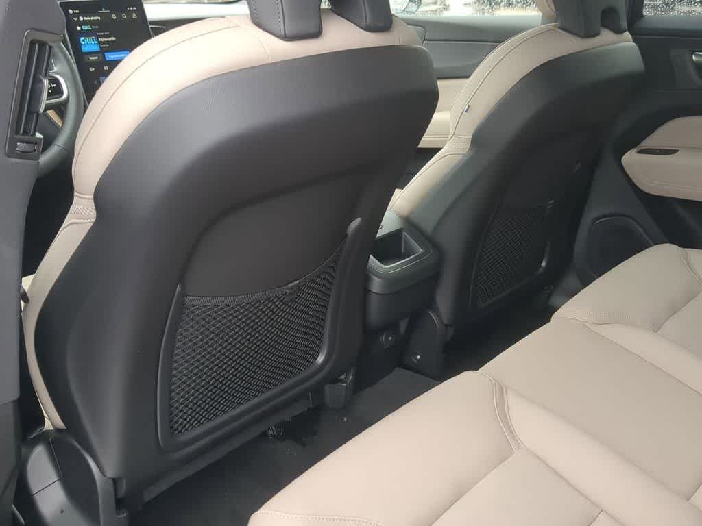 Thumbnail: 2026 Volvo XC60 - 17