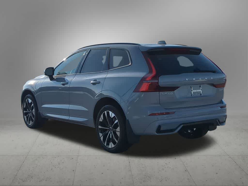 Thumbnail: 2026 Volvo XC60 - 4