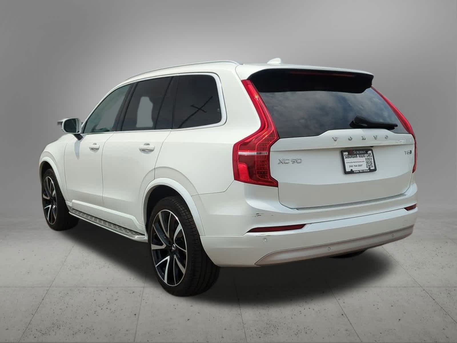 2022 Volvo XC90 T6 Momentum 4