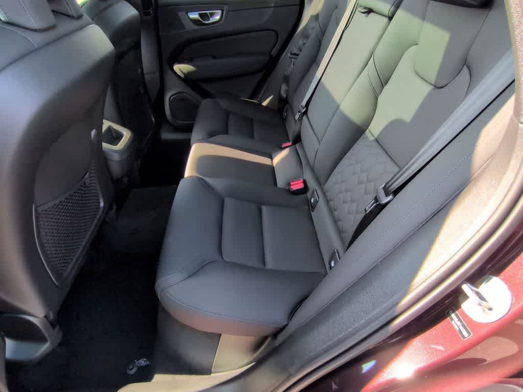 Thumbnail: 2026 Volvo XC60 - 20