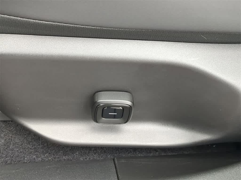 Thumbnail: 2025 Volvo EX30 - 16