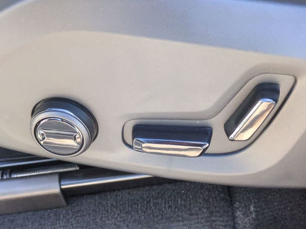 Thumbnail: 2026 Volvo XC90 - 15