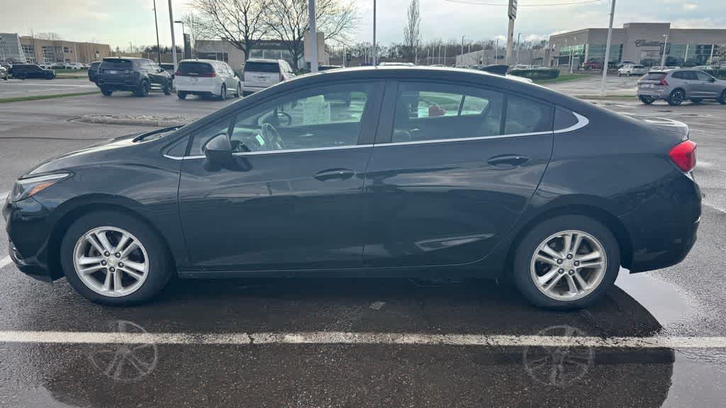 Thumbnail: 2017 Chevrolet Cruze - 8