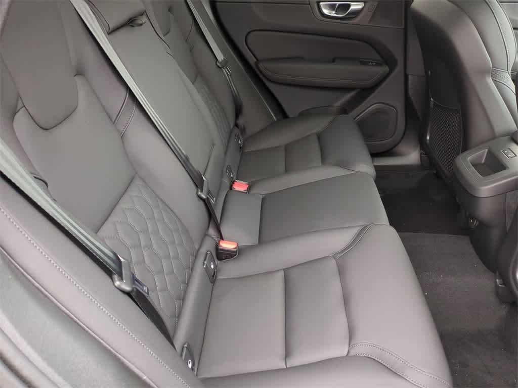 Thumbnail: 2026 Volvo XC60 - 20