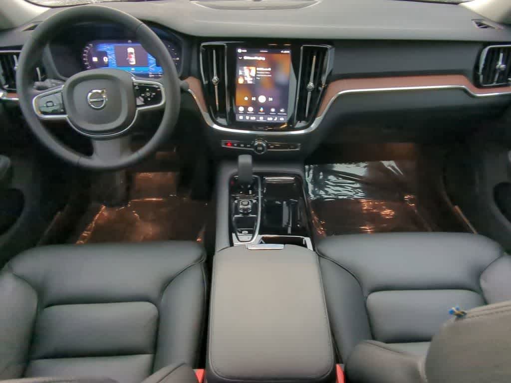 Thumbnail: 2025 Volvo S60 - 14