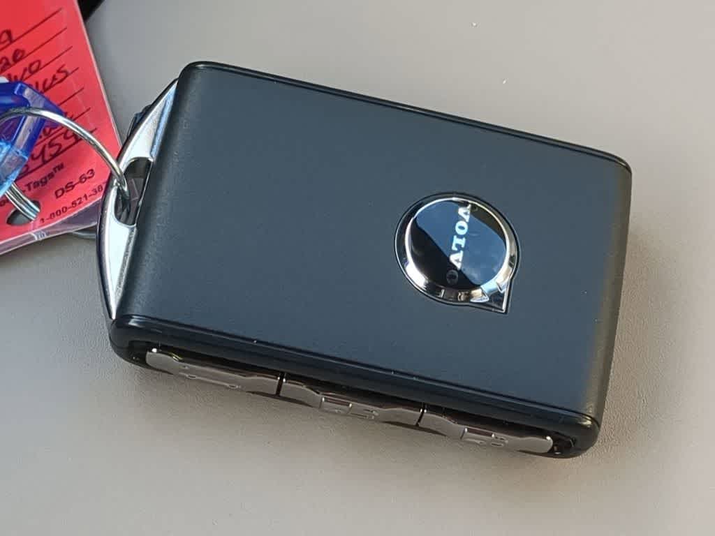 Thumbnail: 2026 Volvo XC60 - 32