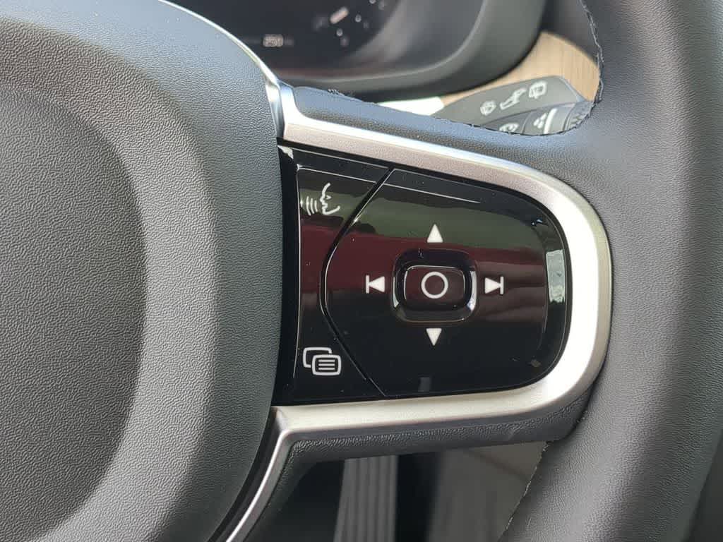 Thumbnail: 2026 Volvo XC60 - 24