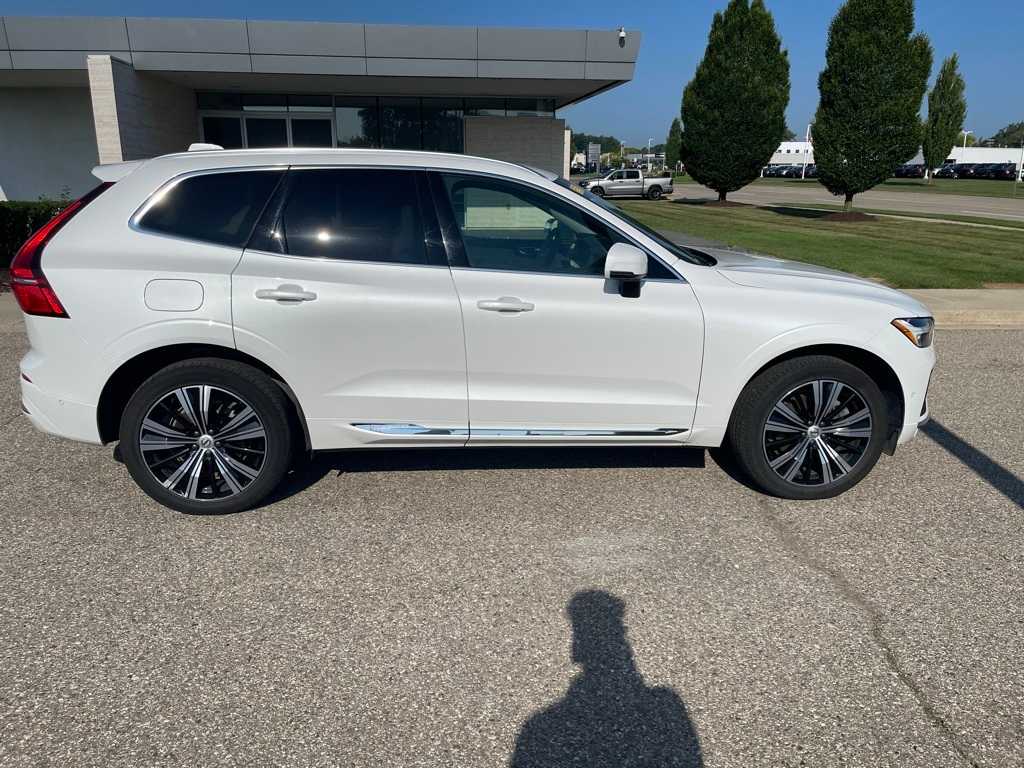 Thumbnail: 2022 Volvo XC60 - 6