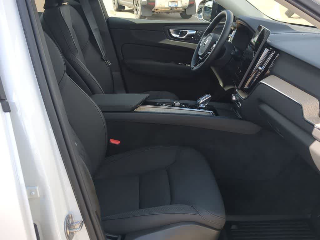 Thumbnail: 2026 Volvo XC60 - 20