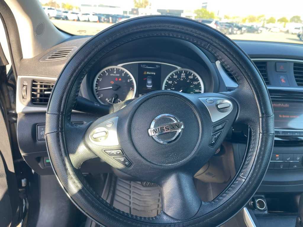 Thumbnail: 2016 Nissan Sentra - 20
