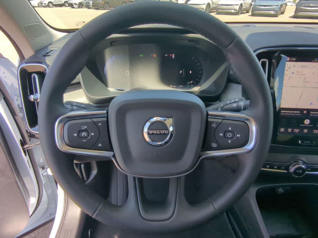 Thumbnail: 2026 Volvo XC40 - 21