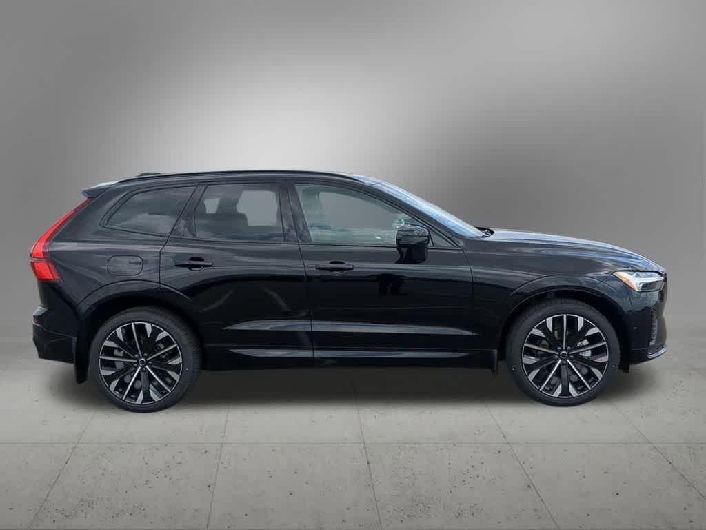 Thumbnail: 2026 Volvo XC60 - 7