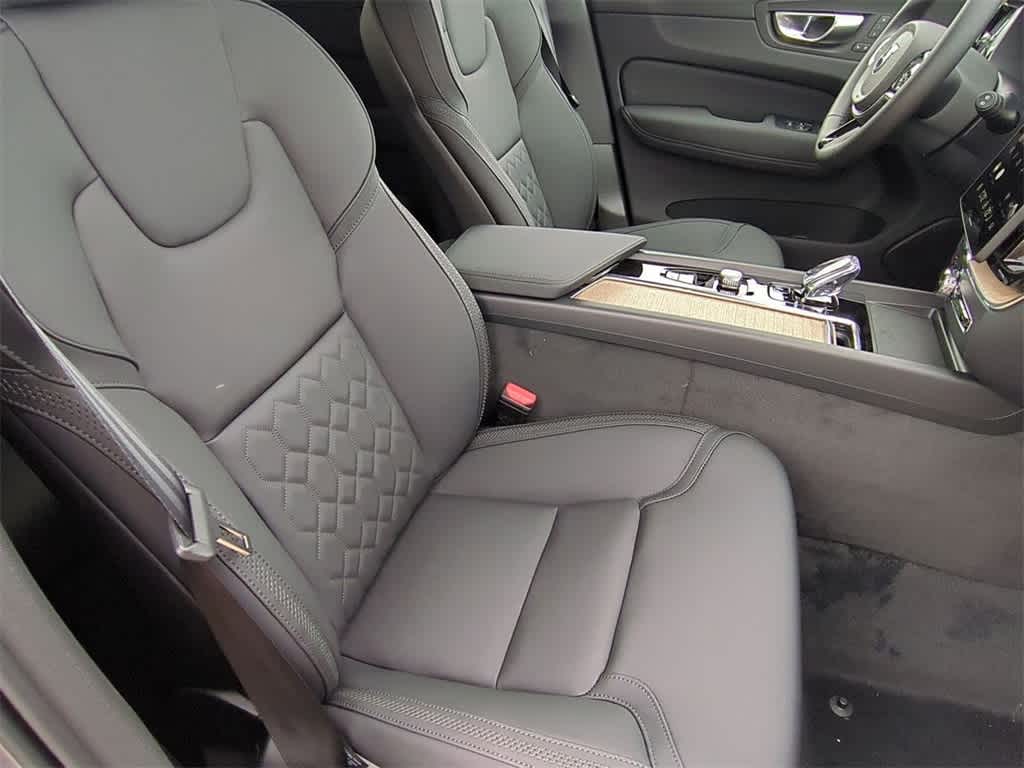 Thumbnail: 2026 Volvo XC60 - 22