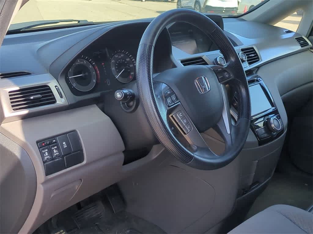 2016 Honda Odyssey EX photo 2