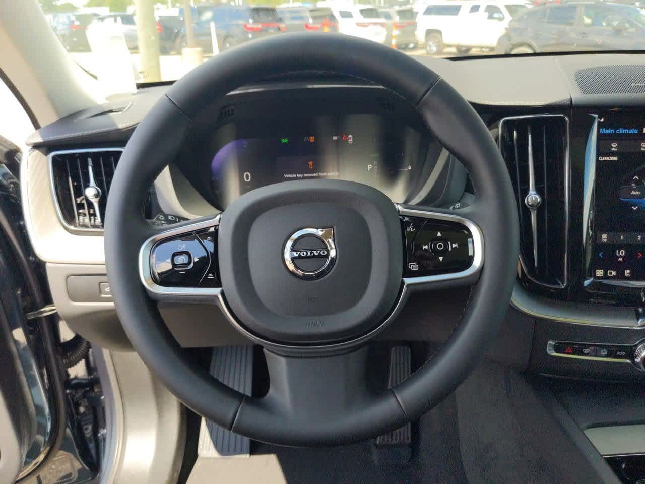 Thumbnail: 2025 Volvo XC60 - 20