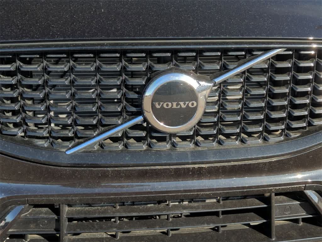 Thumbnail: 2025 Volvo XC60 - 10