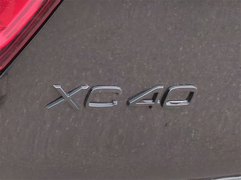 Thumbnail: 2026 Volvo XC40 - 12