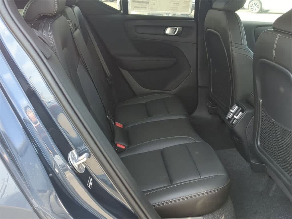 Thumbnail: 2026 Volvo XC40 - 19