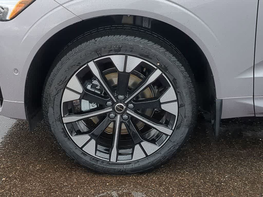 Thumbnail: 2026 Volvo XC60 - 13