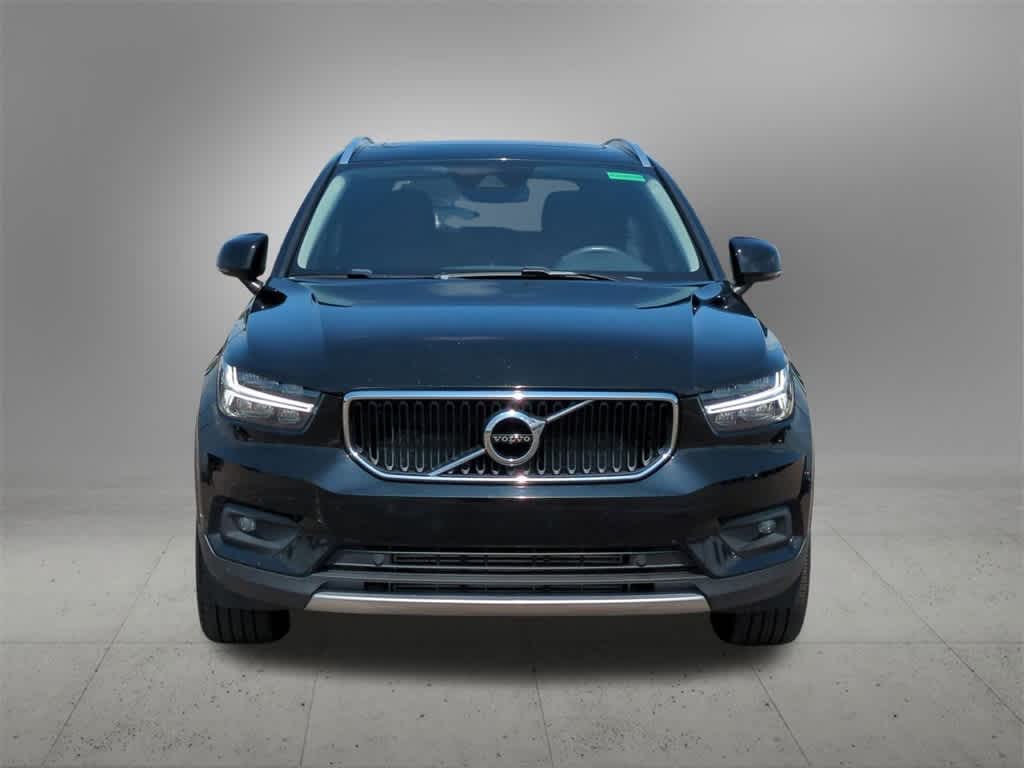 Thumbnail: 2021 Volvo XC40 - 9