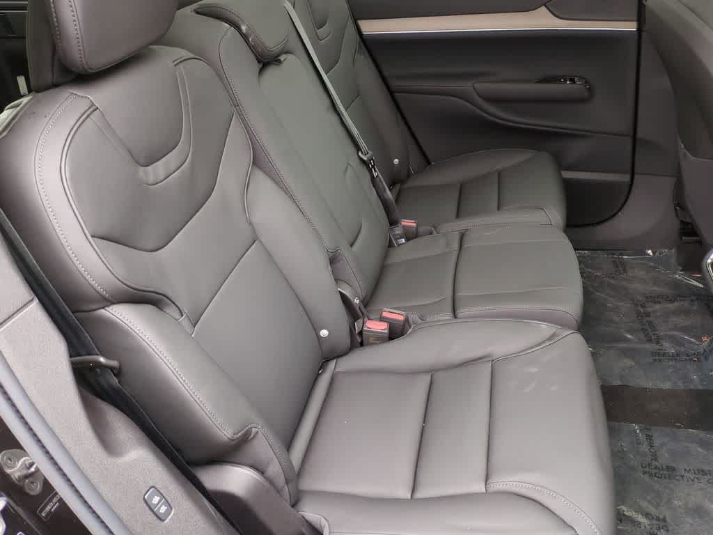 Thumbnail: 2025 Volvo EX90 - 20