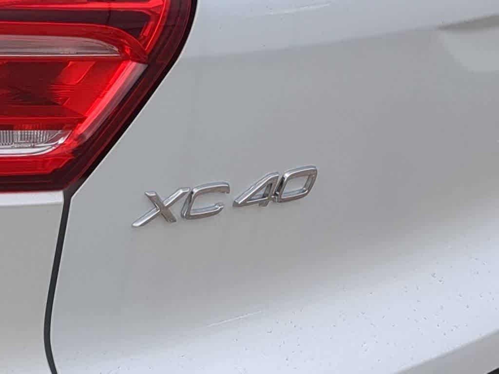 Thumbnail: 2026 Volvo XC40 - 12