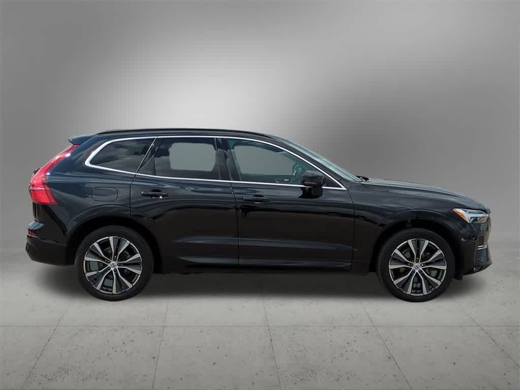 Thumbnail: 2022 Volvo XC60 - 7