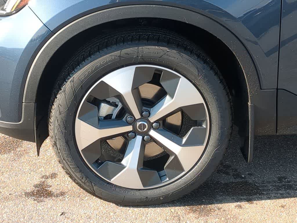 Thumbnail: 2026 Volvo XC40 - 13