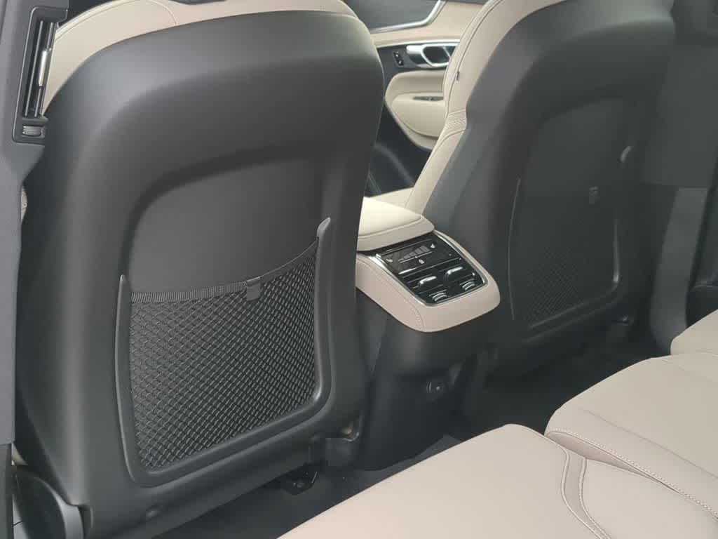 Thumbnail: 2026 Volvo XC90 - 18